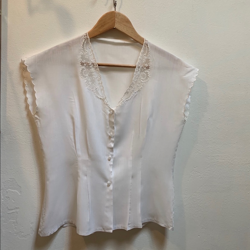 🚫SOLD🚫Vintage White Cotton Lace Blouse, Size S/M - Picture 2 of 5
